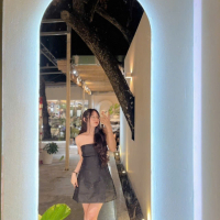 Chị Hoàng Trâm 