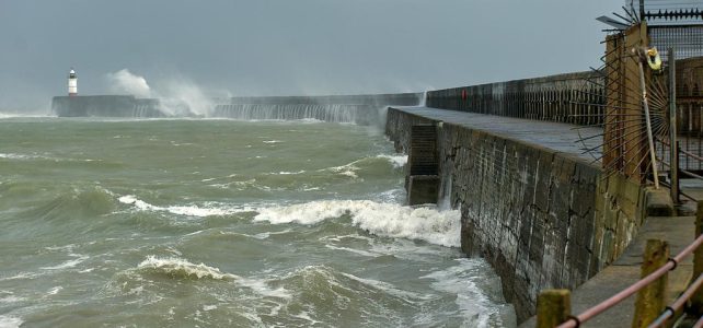Cửa nhôm đúc là gì và vì sao ngày càng được nhà phố, biệt thự ưa chuộng